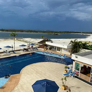 https://golden-praia-piscina.cabofriohotels.org